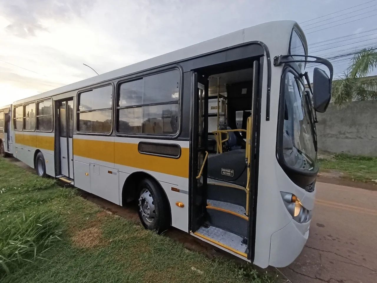 Ônibus Escolar em Ótimo Estado - Foto 6