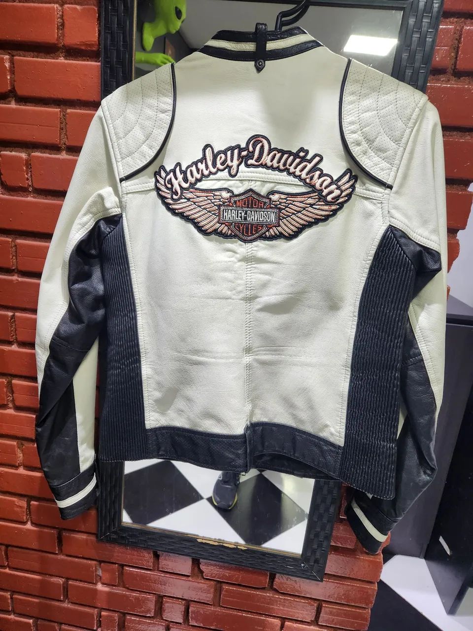 Jaqueta feminina tamanho  P harley davidson  - Foto 2