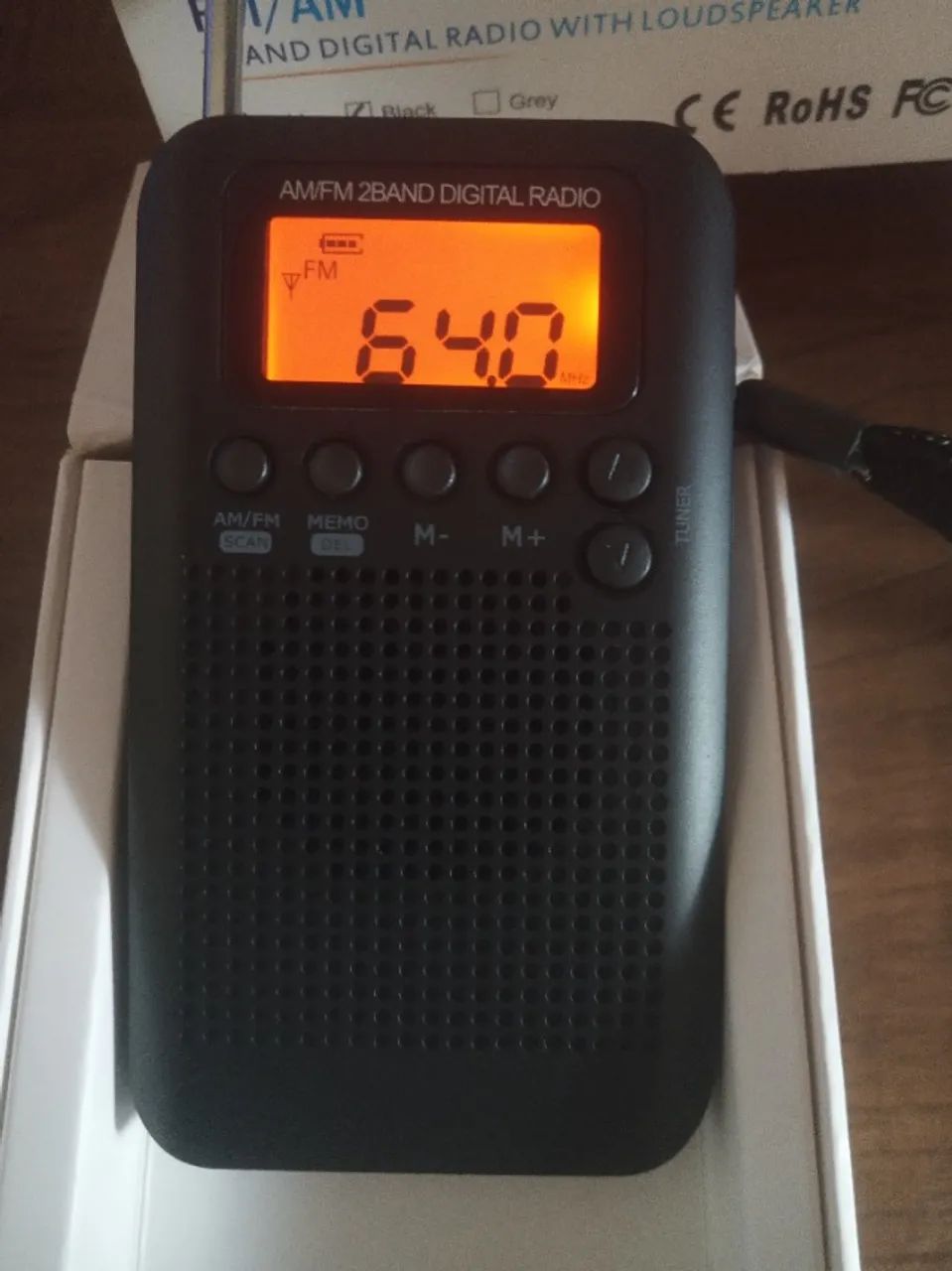 radio portatil am/fm novo na caixa - Foto 2