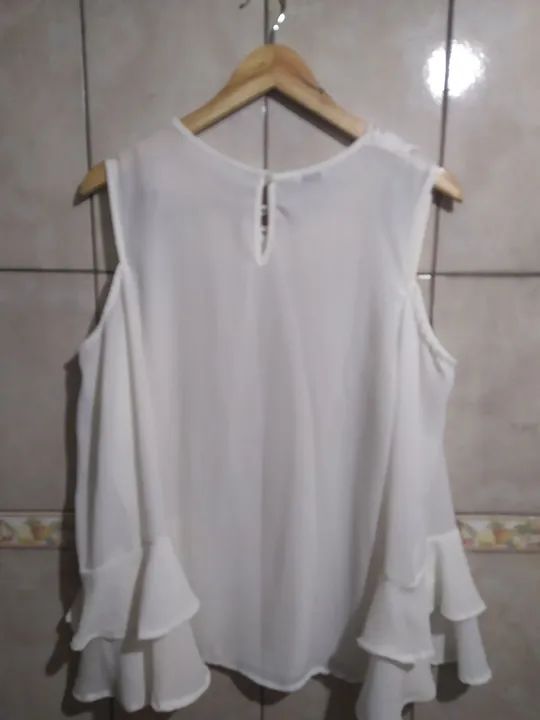 Blusa branca com renda feminina cerom - Foto 2