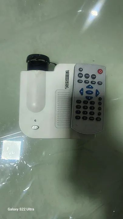 Projetor Toshiba com Controle Remoto