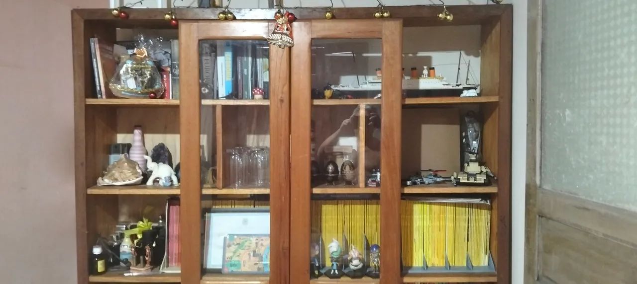 Estante madeira maciça 2m altura 1,55m largura perfeito estado 64842836973569120