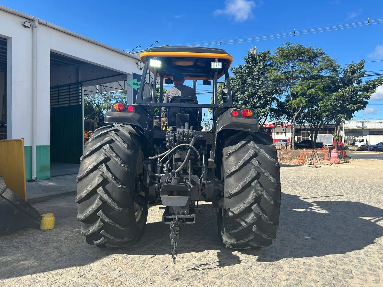 TRATOR VALTRA BH180 - Foto 3