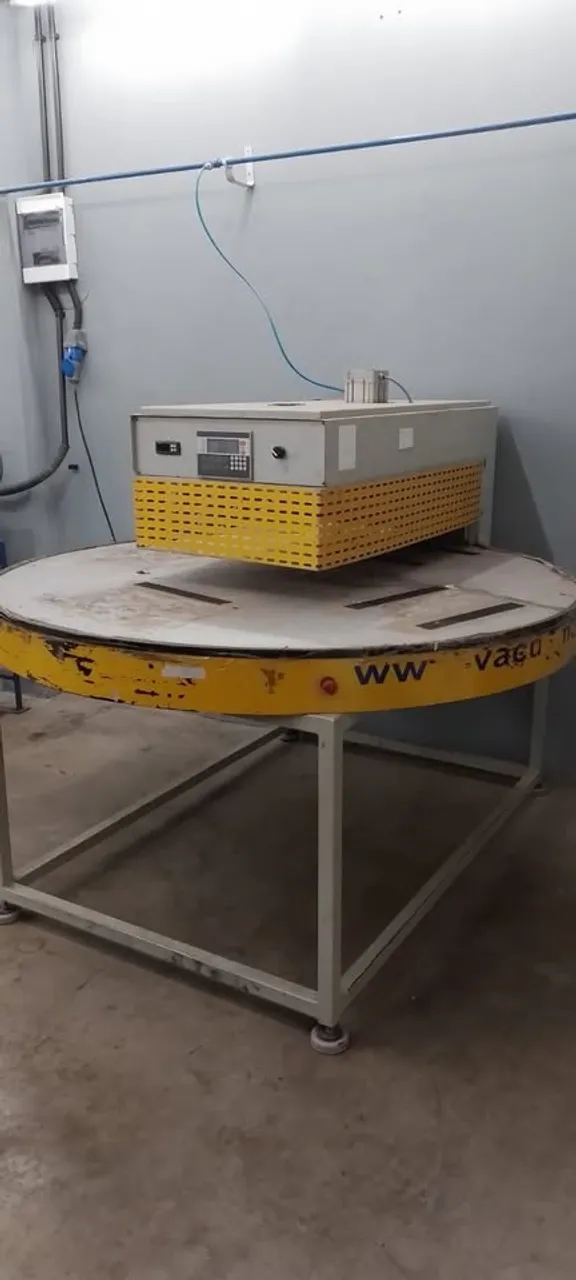 Vende-se Maquina de selar Blister - Tipo Carrosel