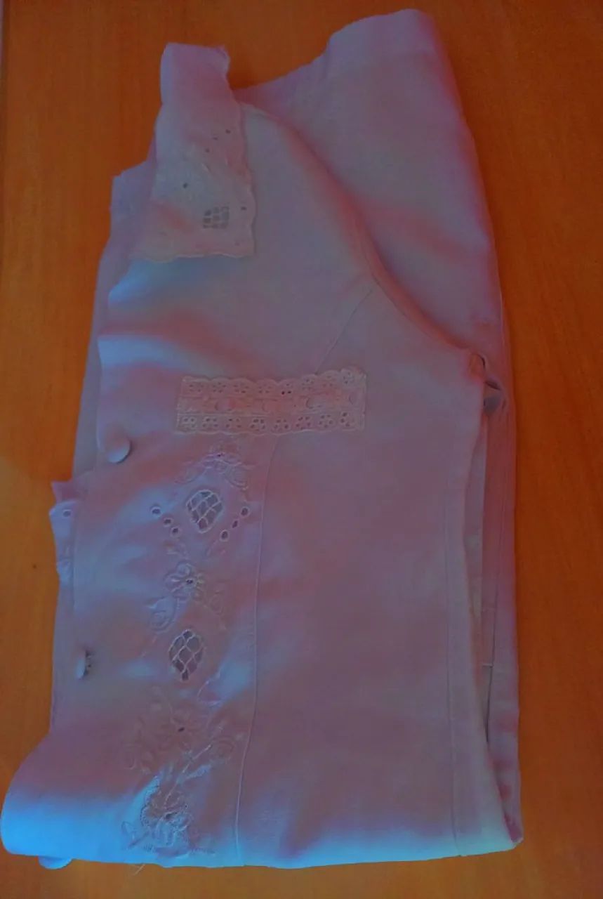 JALECO BRANCO FEMININO, TAM P, BOM ESTADO - Foto 2