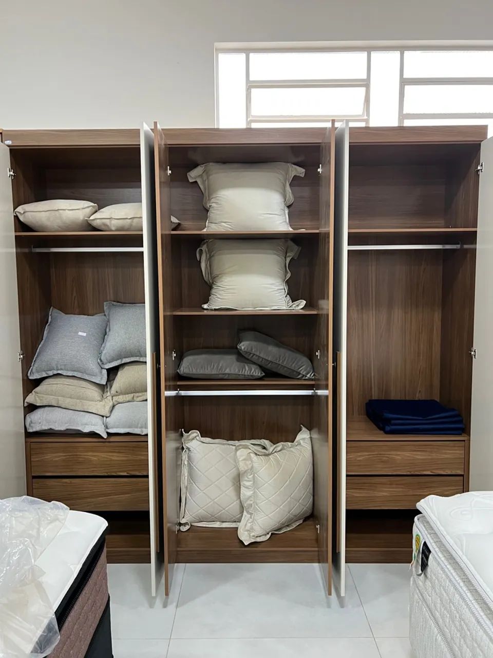 Guarda Roupa Casal 2,30 ULTIMA PEÇA - Foto 2