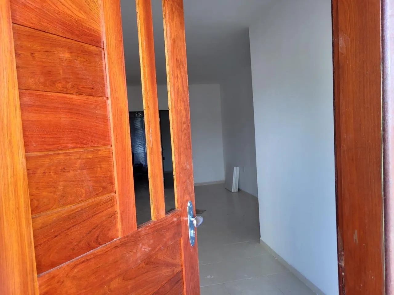 ALUGA-SE APARTAMENTO EM CONDOMÍNIO FECHADO NA SERRARIA