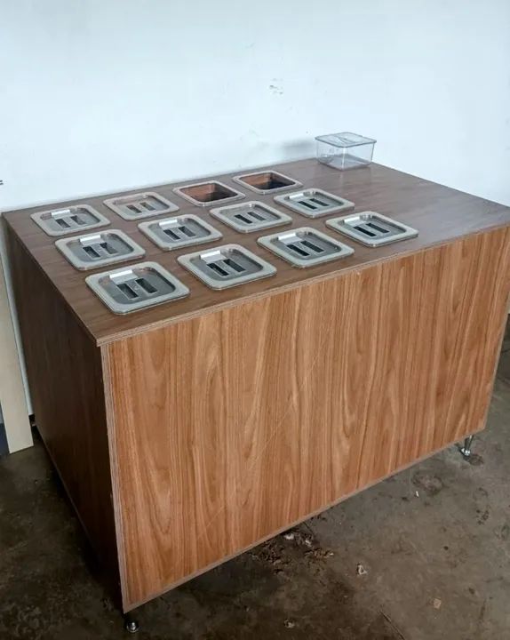 Expositor para sorveteria/ Açaiteria ( guloseimas )