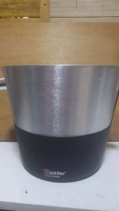 Balde de gelo alumínio e borracha 