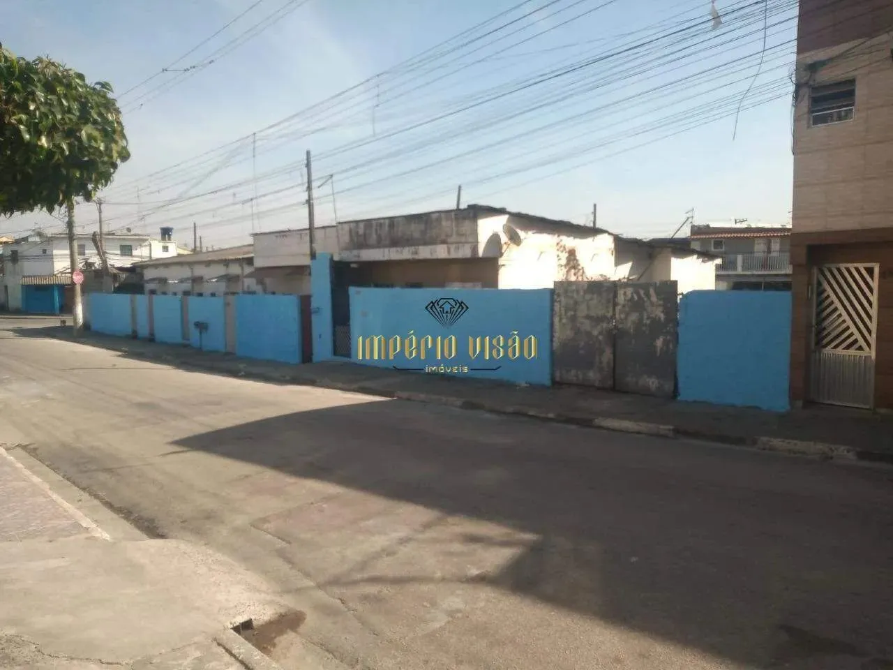 Excelente terreno com 4 casas e 6 kitnets à venda no bairro Miguel Badra - Suzano-SP