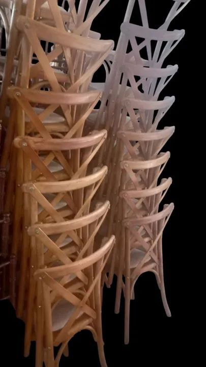 Vendo 42 cadeiras Cross (juntas) - Foto 2