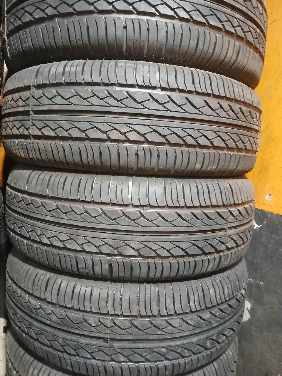 Pneu remold 235/60/16 Tekystyre Novo