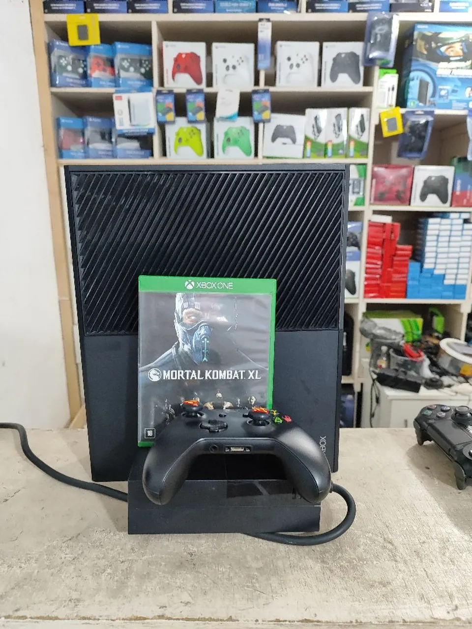 Xbox One + Mortal Kombat XL + Controle