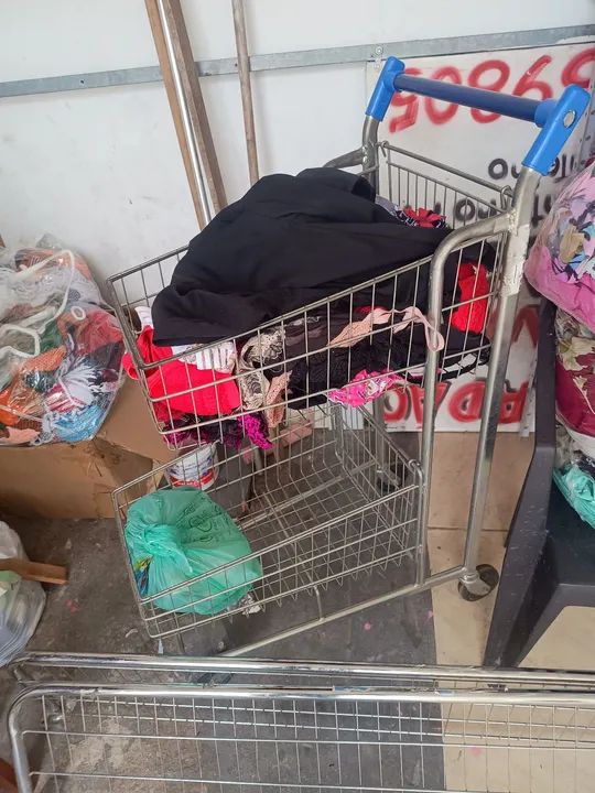 2 araras e 1 carrinho  - Foto 2