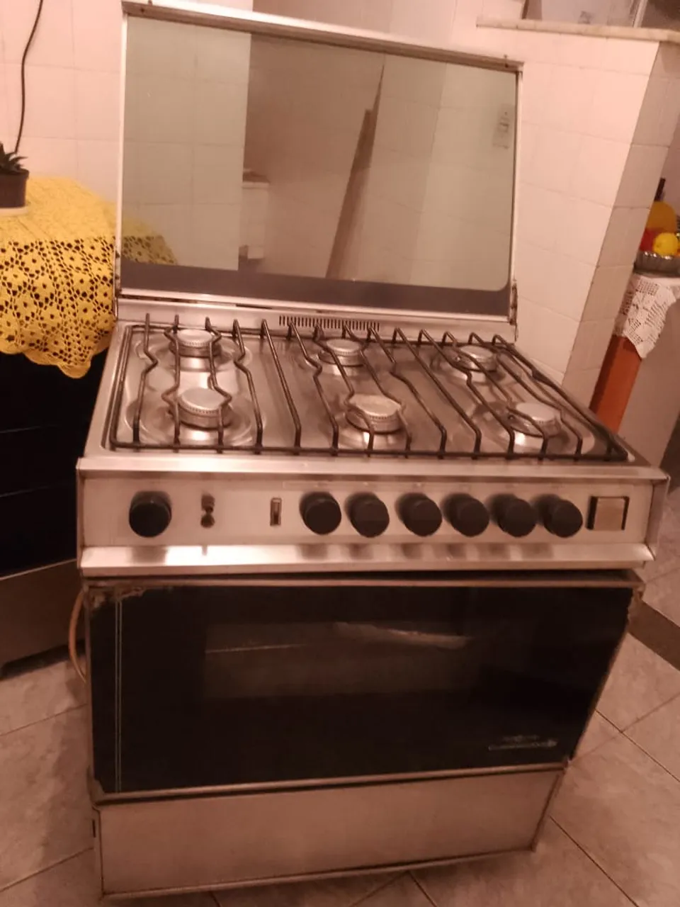 Fogão e Forno com 6 Bocas