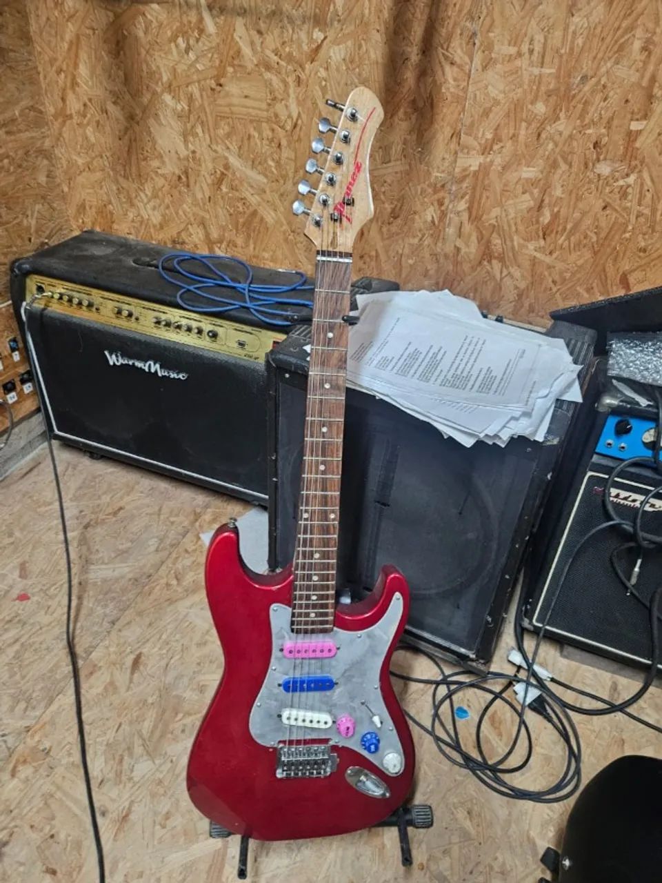 Guitarra montada (Aria Pro) - Foto 2