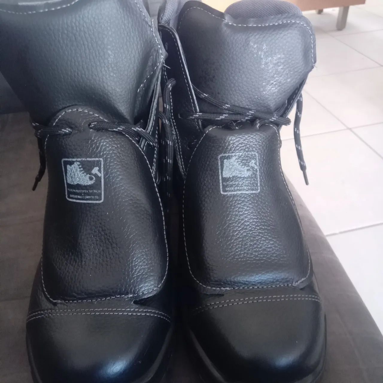 Botas de Segurança - Tamanho 44