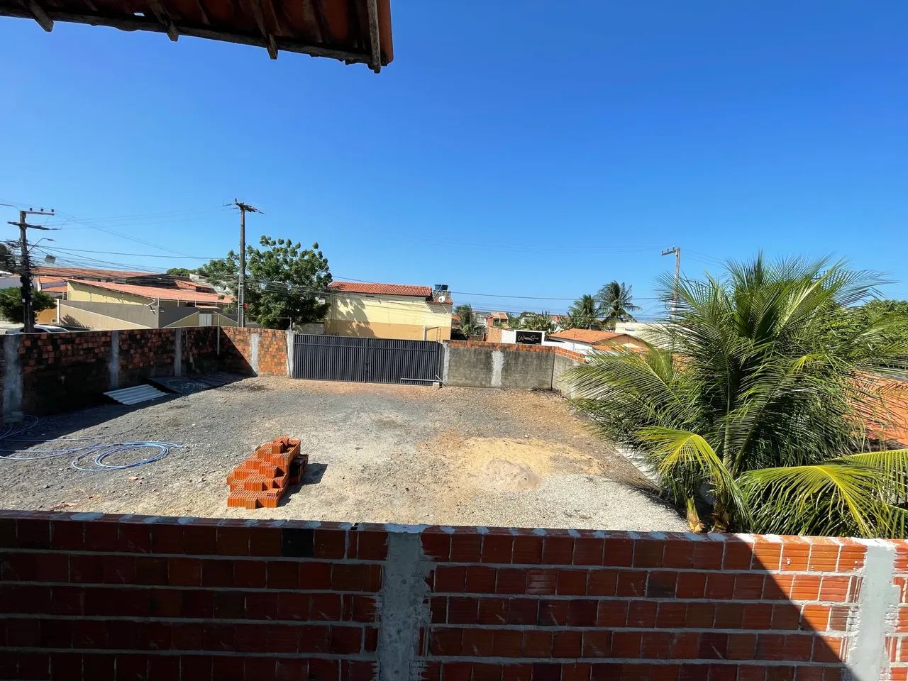TERRENO 400m - 100% MURADO, PORTÃO AMPLO - Foto 5