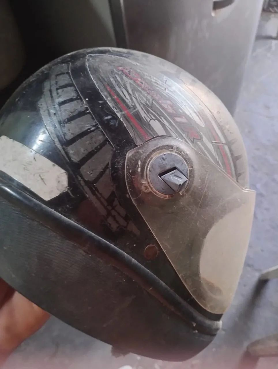 Capacete preto oferta baratinho  - Foto 2