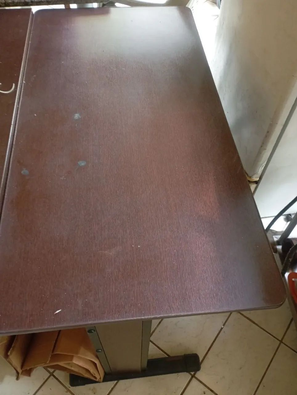 Mesa de escritório com gavetas  - Foto 3