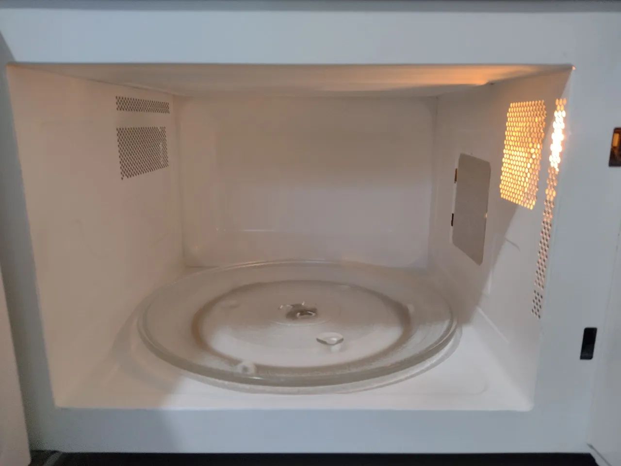 Microondas Electrolux 31 litros, funcionando perfeitamente  - Foto 3