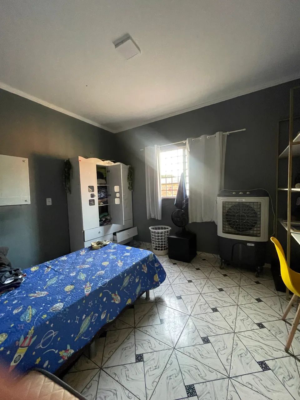 Vendo Casa ampla com 03 quartos - Foto 2