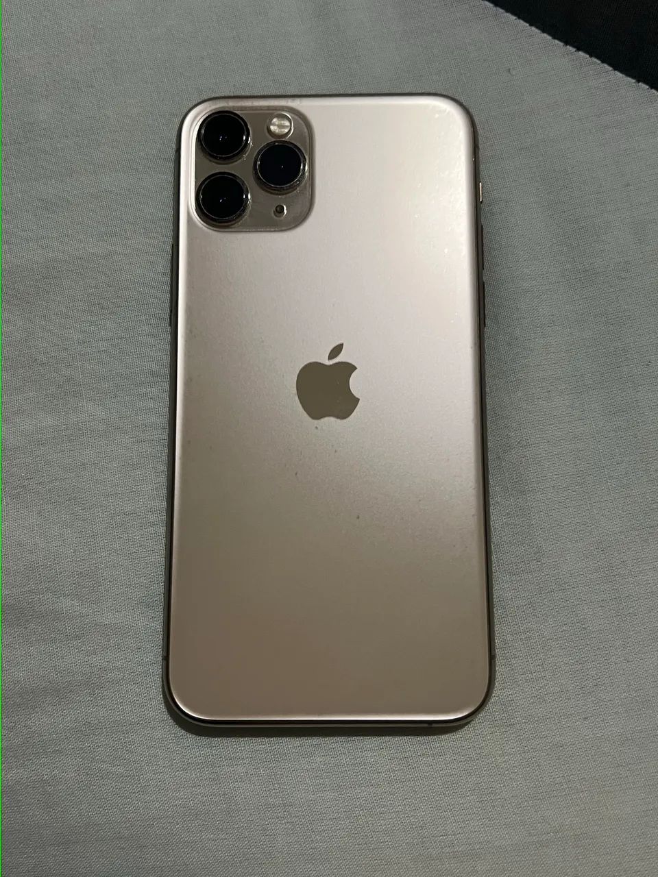 Vende celular..