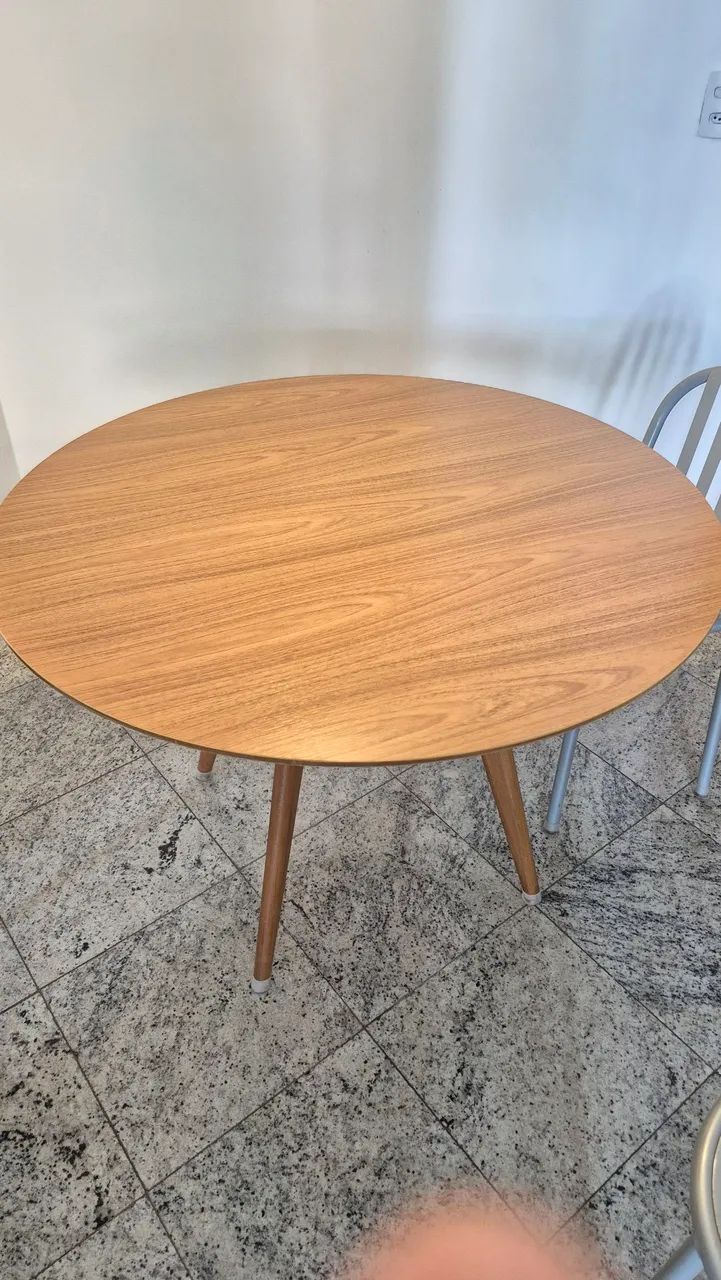 Mesa de Jantar Redonda em Madeira
