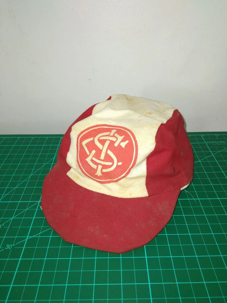 Antigo boné Internacional década 70