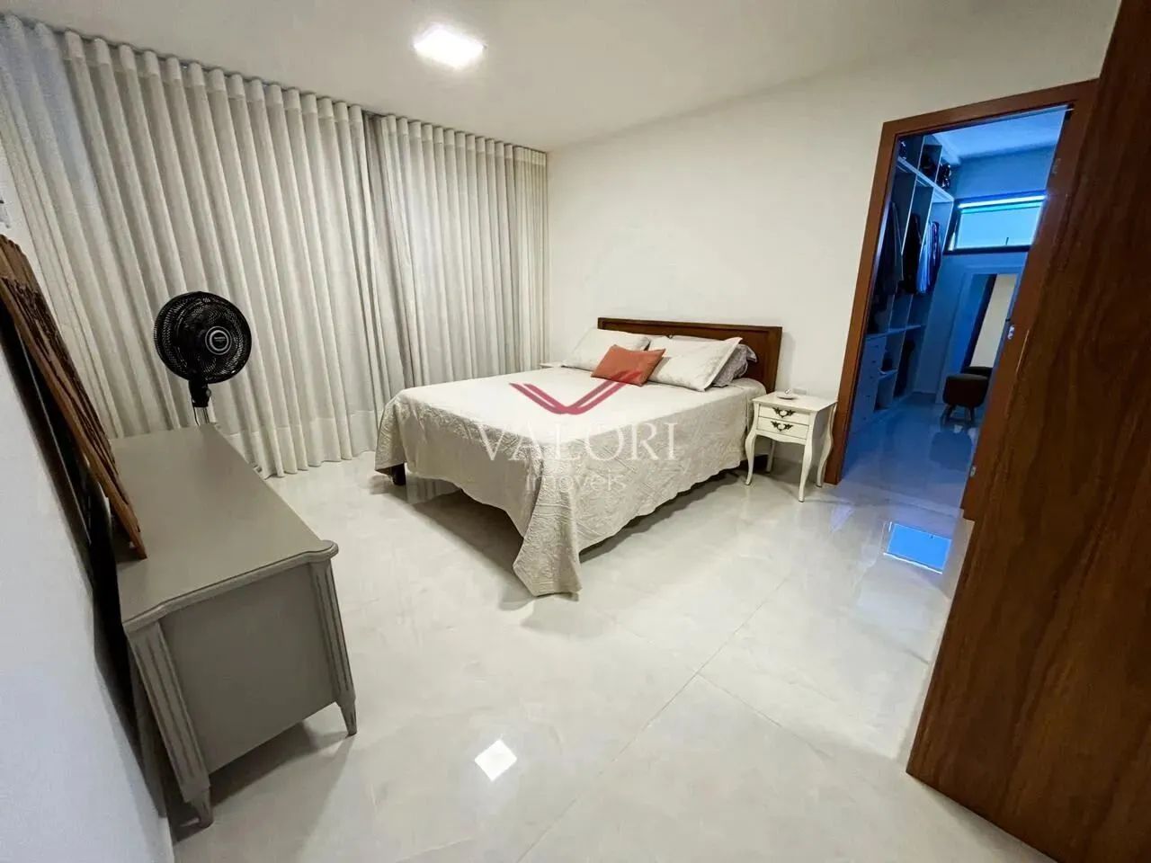 Casa em Interlagos, 3 quartos, área gourmet com piscina. - Foto 5