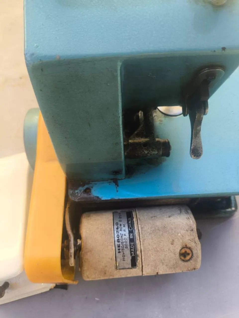 Maquina Overlock - Foto 3