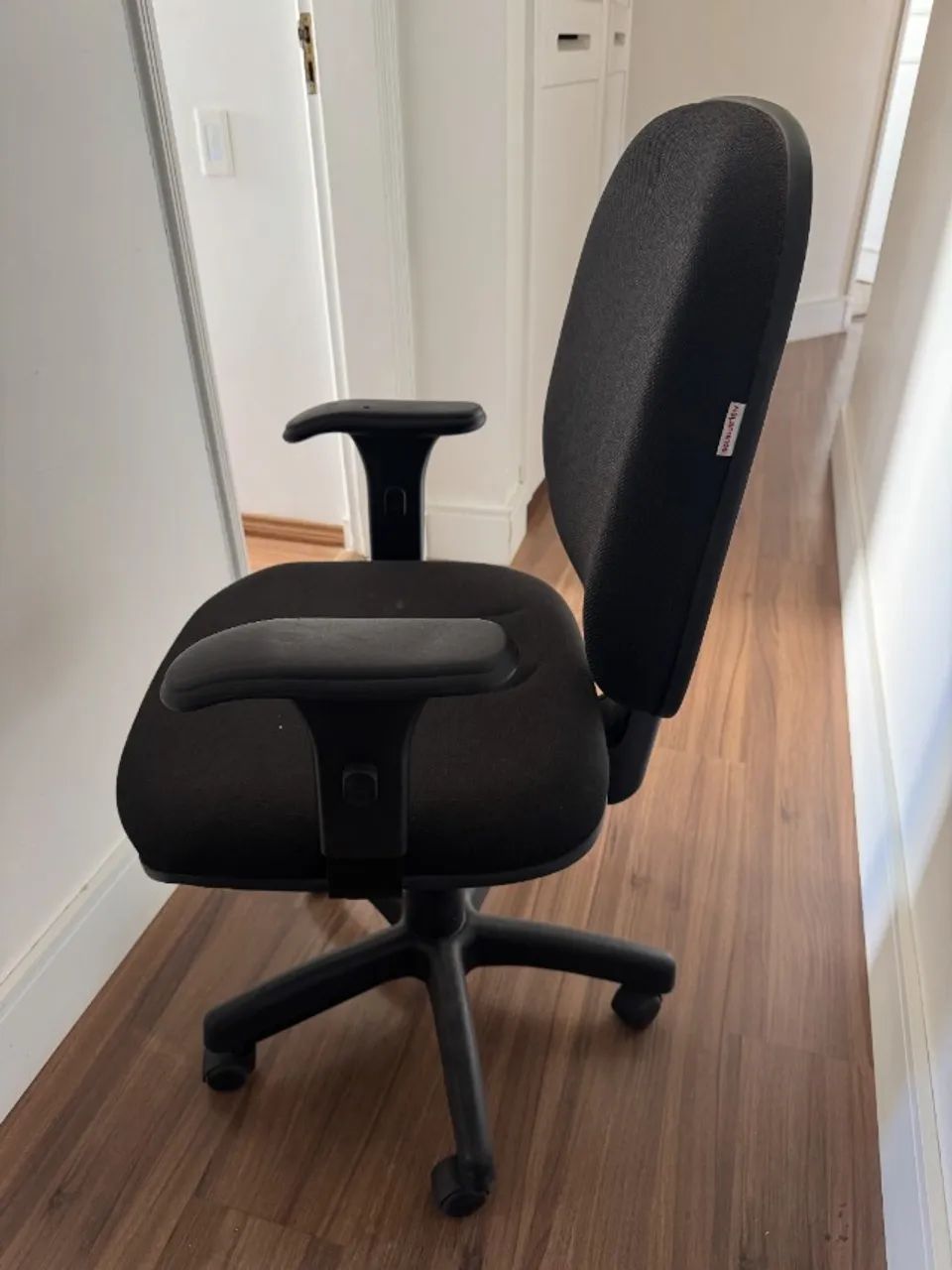 8 Cadeiras de Escritorio Diretor ergonômicas - Foto 3