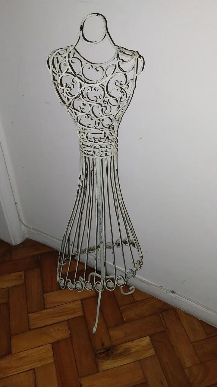 MANEQUIM DELICADO PARA DECORAÇÃO - Foto 3