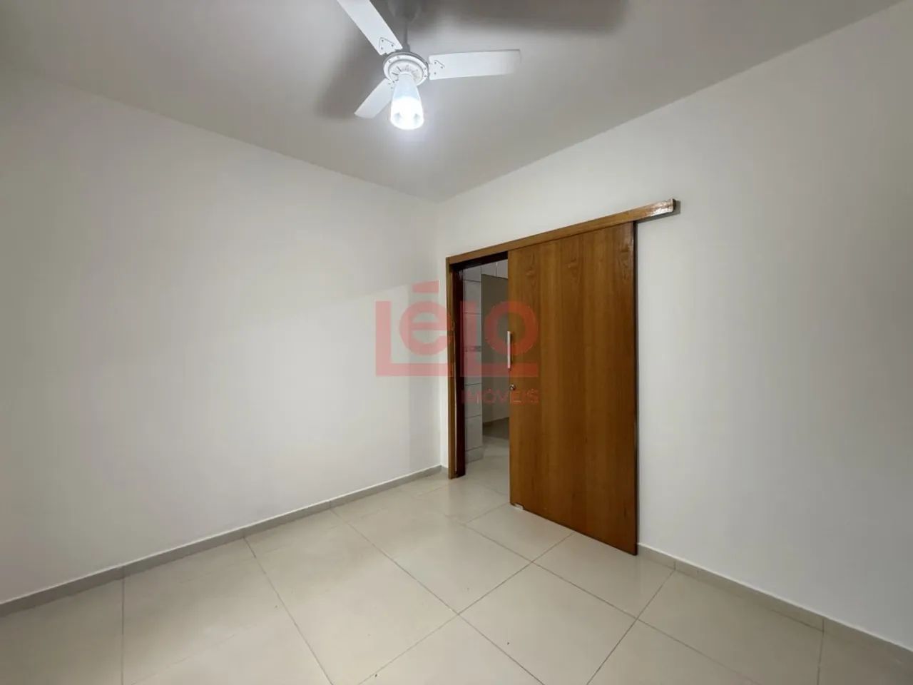 Casa 03 quartos com Edicula - Prox Av. Tuiuti. - Foto 4