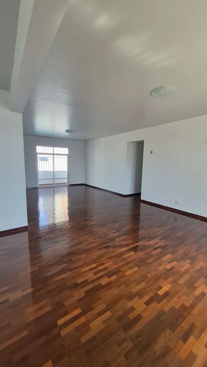 ALUGA-SE APARTAMENTO no Edifício DOM LEÔNIDAS  - Foto 3
