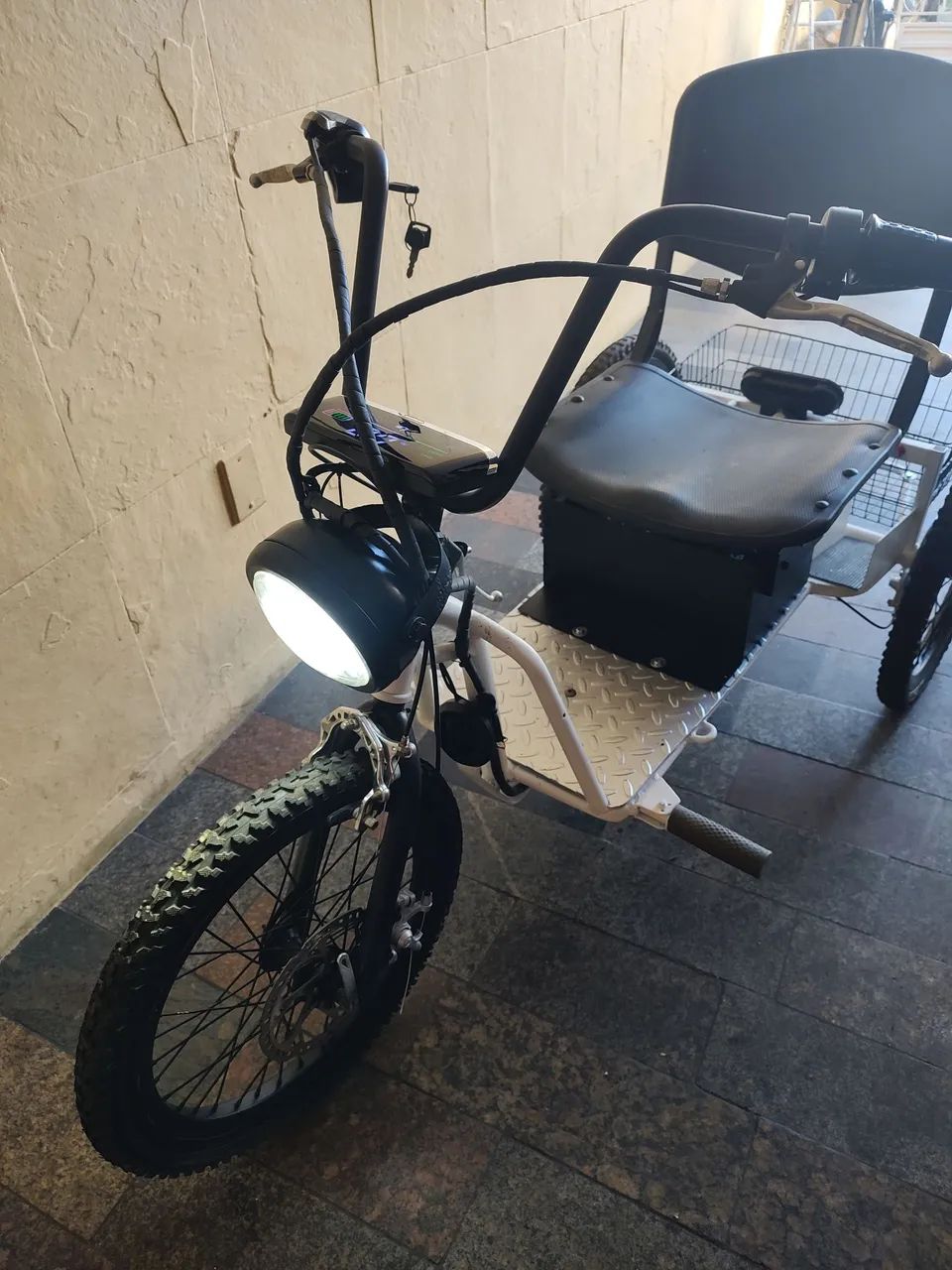 Triciclo elétrico excelente estado  - Foto 2