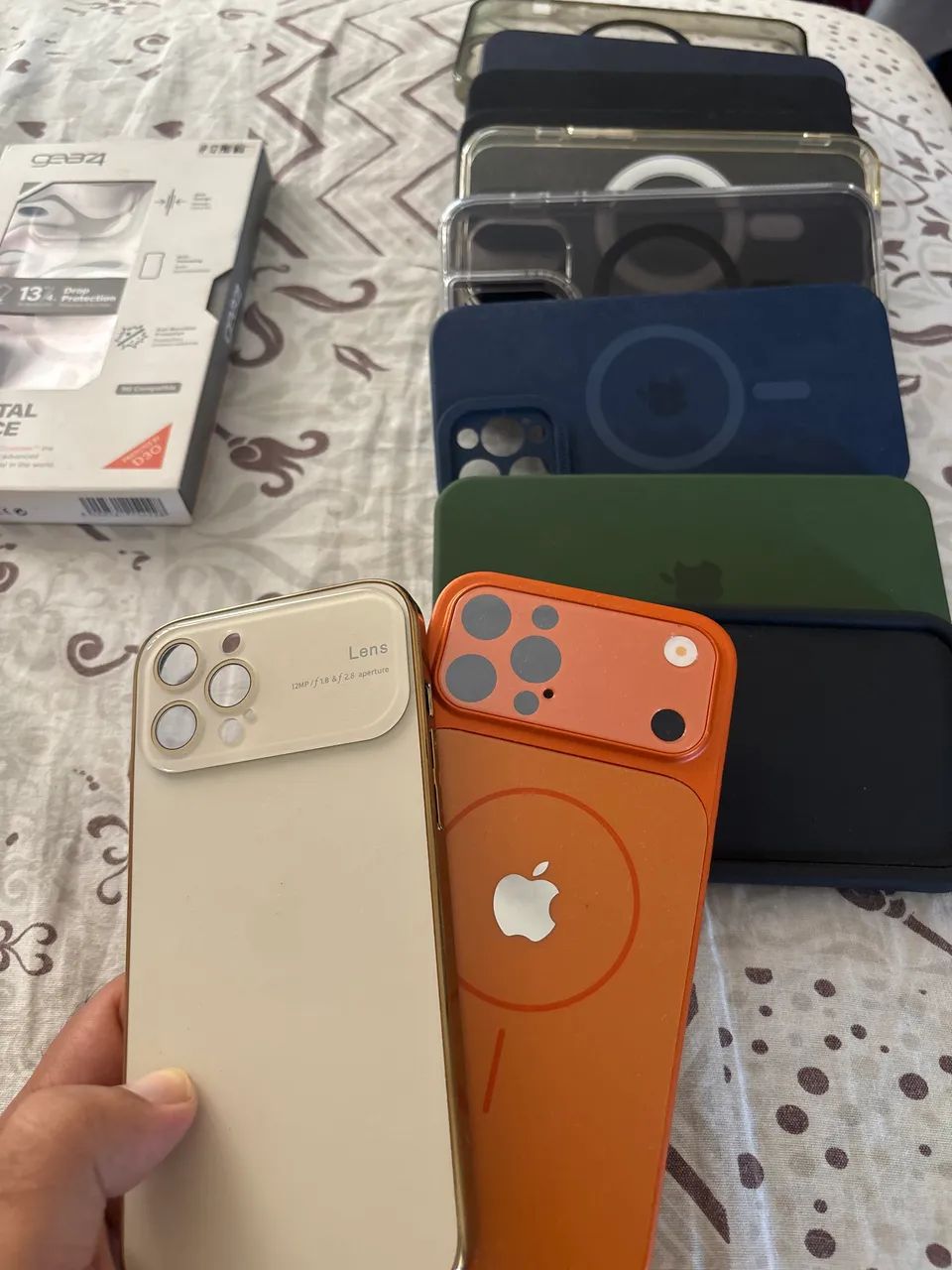 Vendo capinhas iPhone 12 Pro Max  - Foto 2