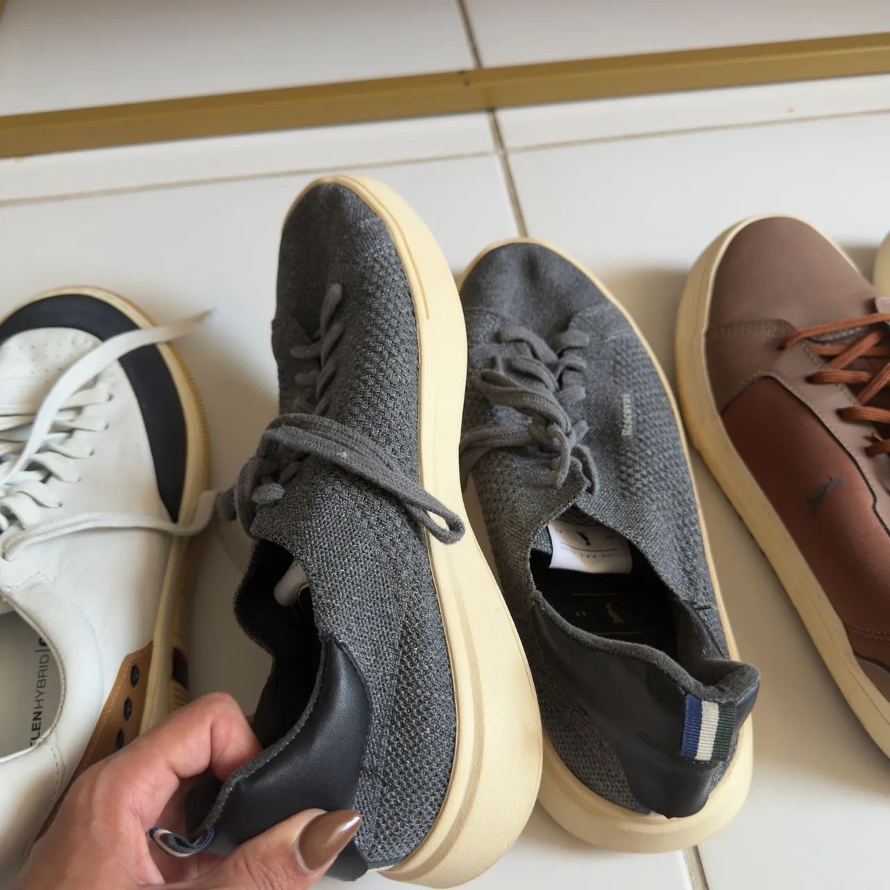 Vendo tênis TAM 42 originais  - Foto 4