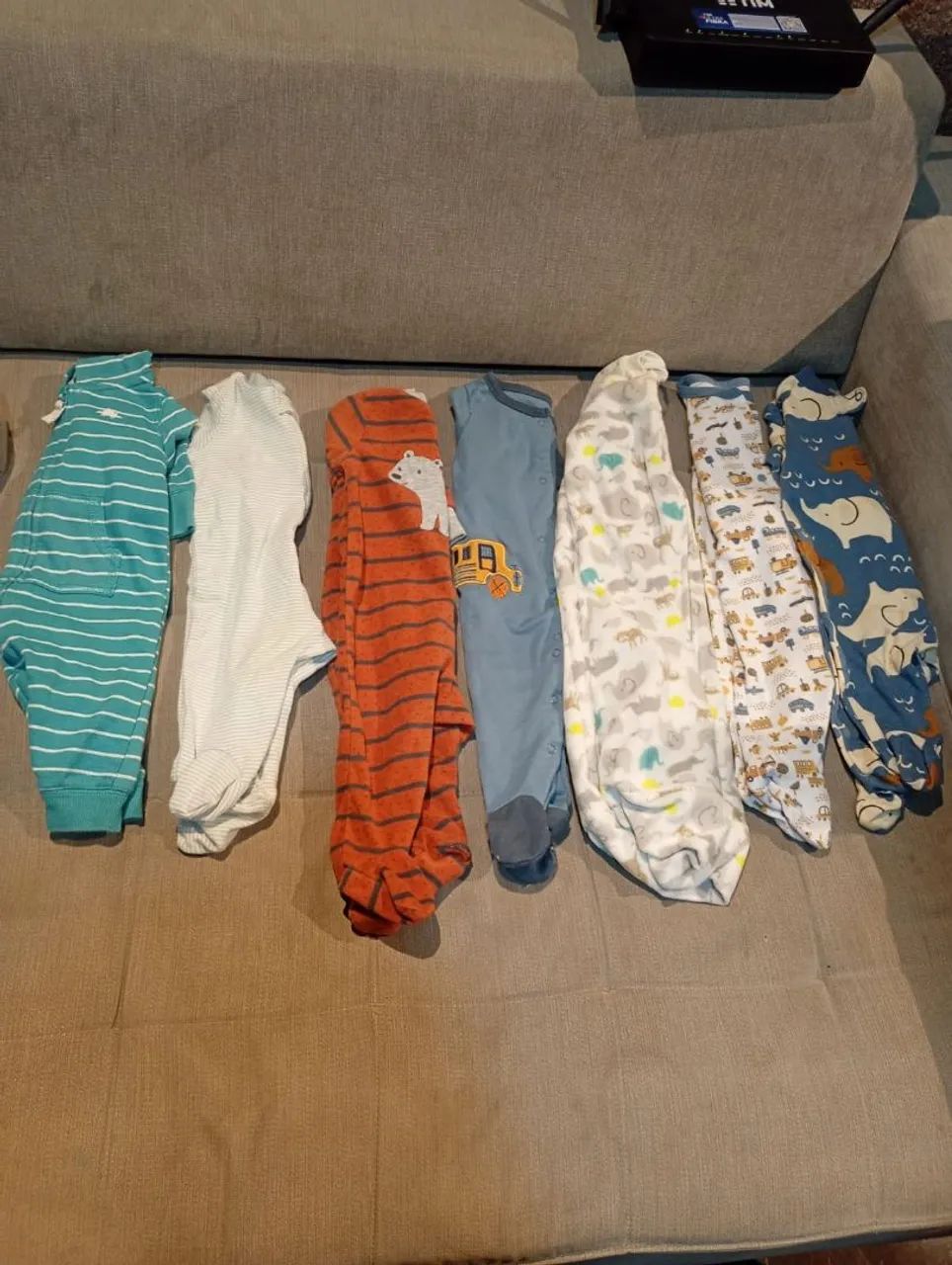 Lote de roupas infantis de RN até 12 meses.