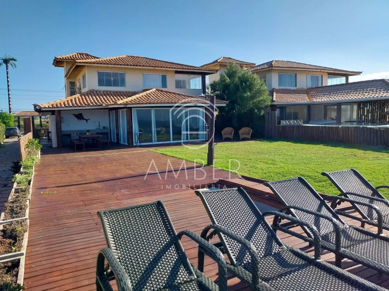 CASA PE NA AREIA EM BUZIOS