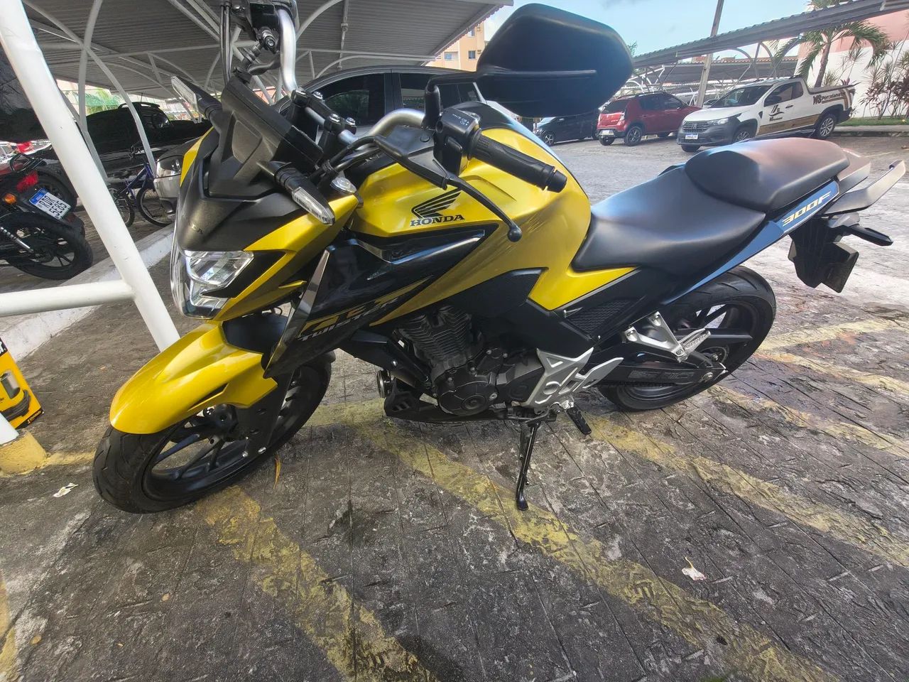 CB 300F dourada  - Foto 2