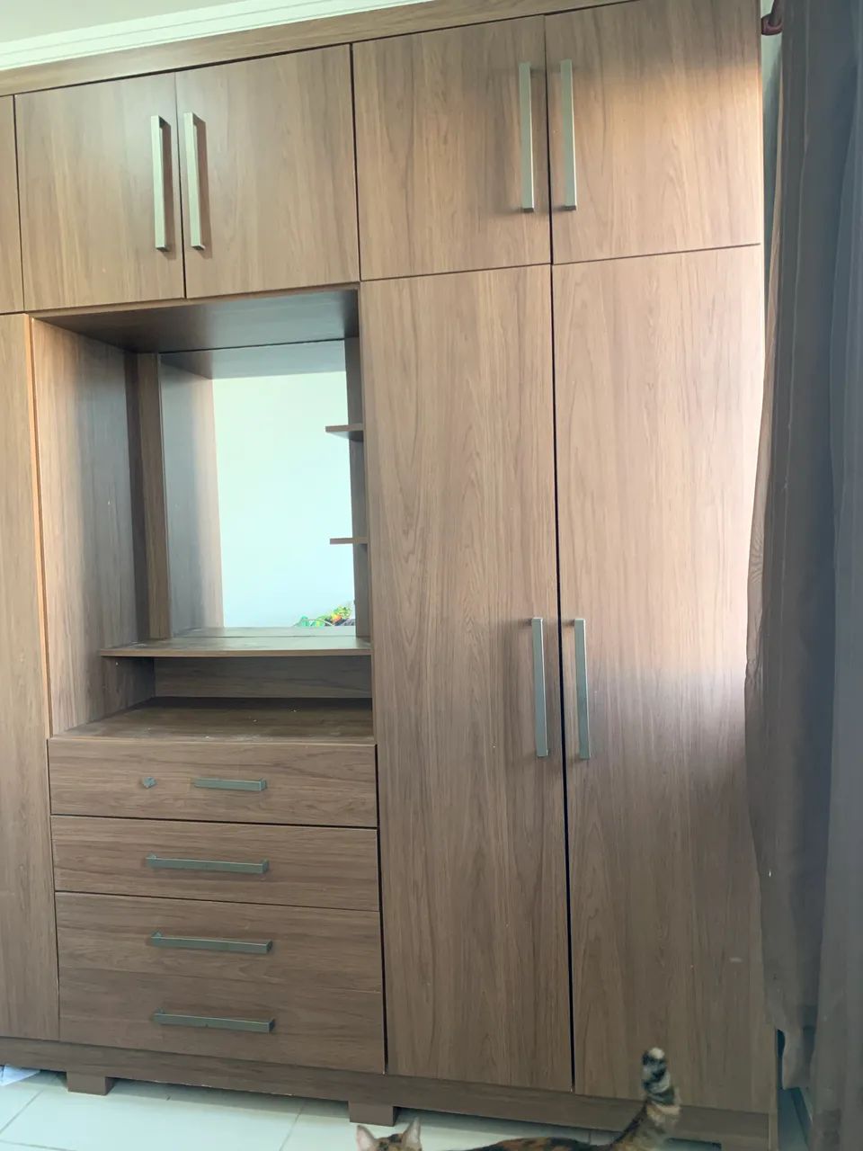 VENDE-SE / ACEITO TROCAS - GUARDA-ROUPA