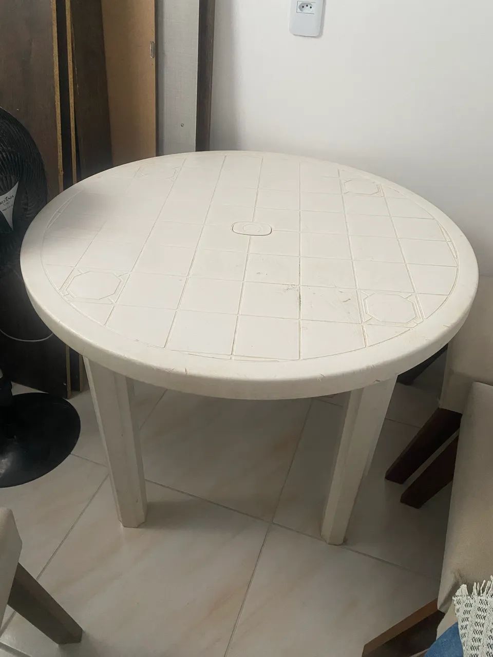 Mesa de plástico usada  - Foto 2