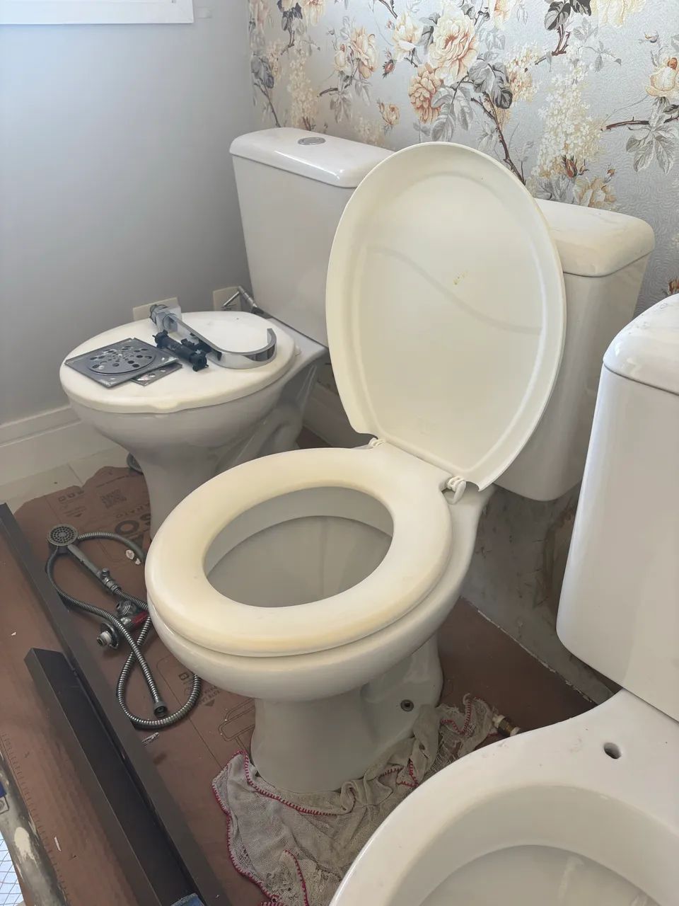 Vaso Sanitário Celite com Caixa Acoplada e Assento  - Foto 3