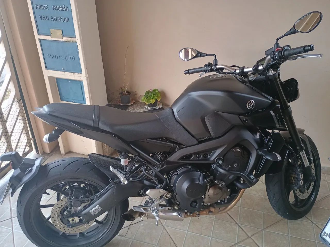 MT09