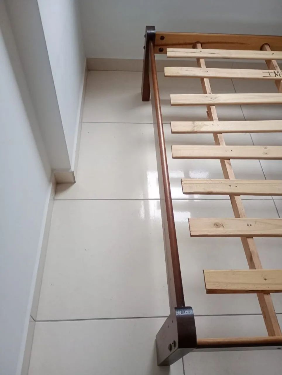Cama casal de madeira maciça  - Foto 3