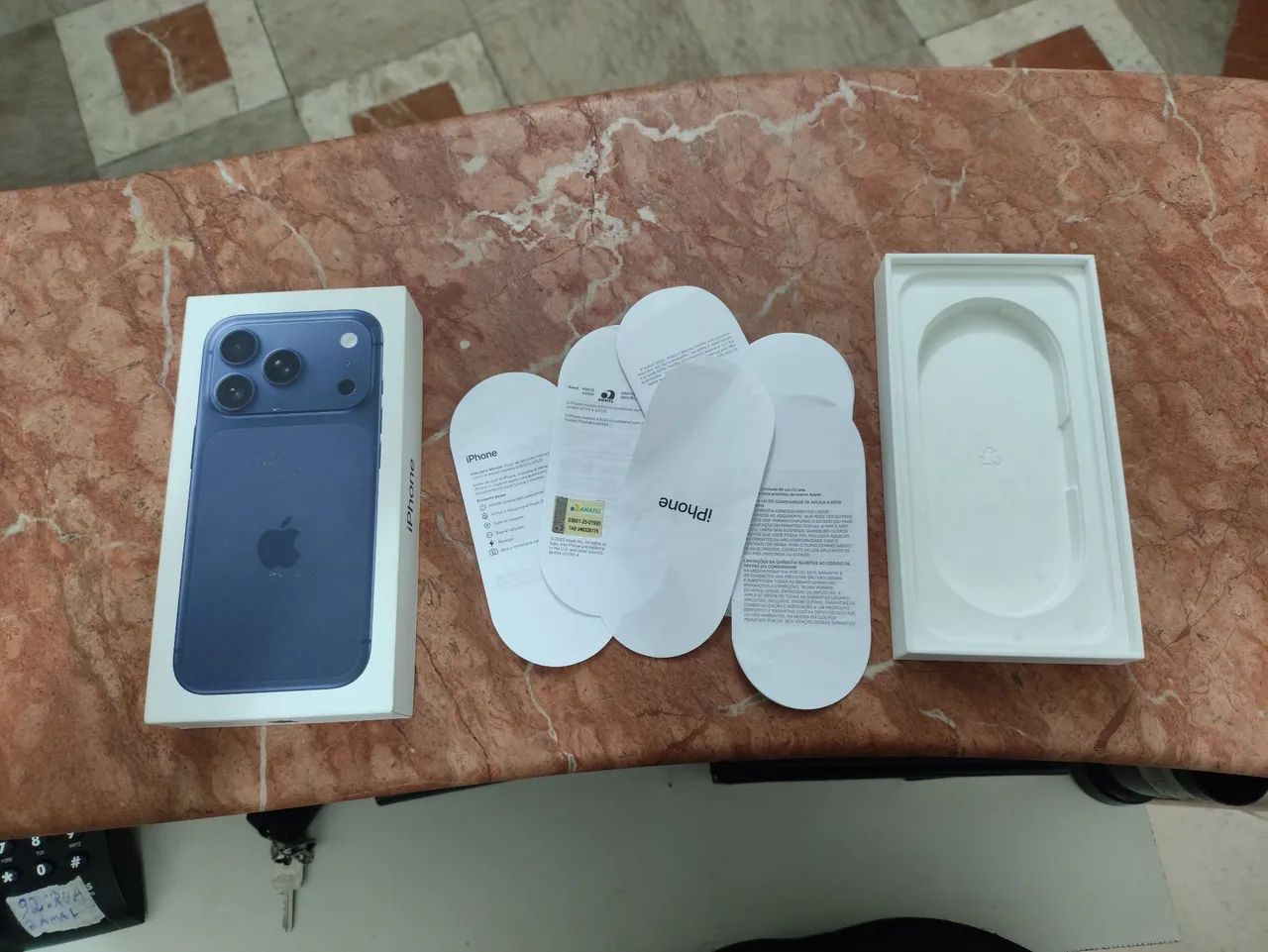 Caixa de iPhone 17 pro
