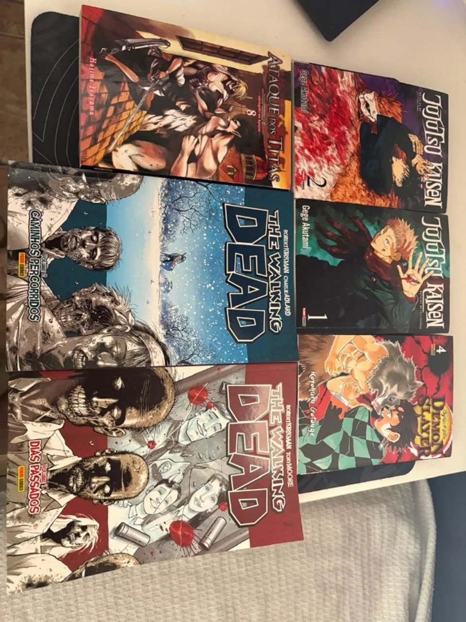 Hqs & Mangás I Jujutsu Kaisen, The Walking Dead, Etc (Usado