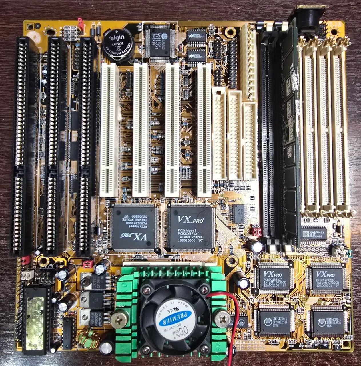 Kit Pentium 100 / 16MB / VGA / SB128 - Foto 2