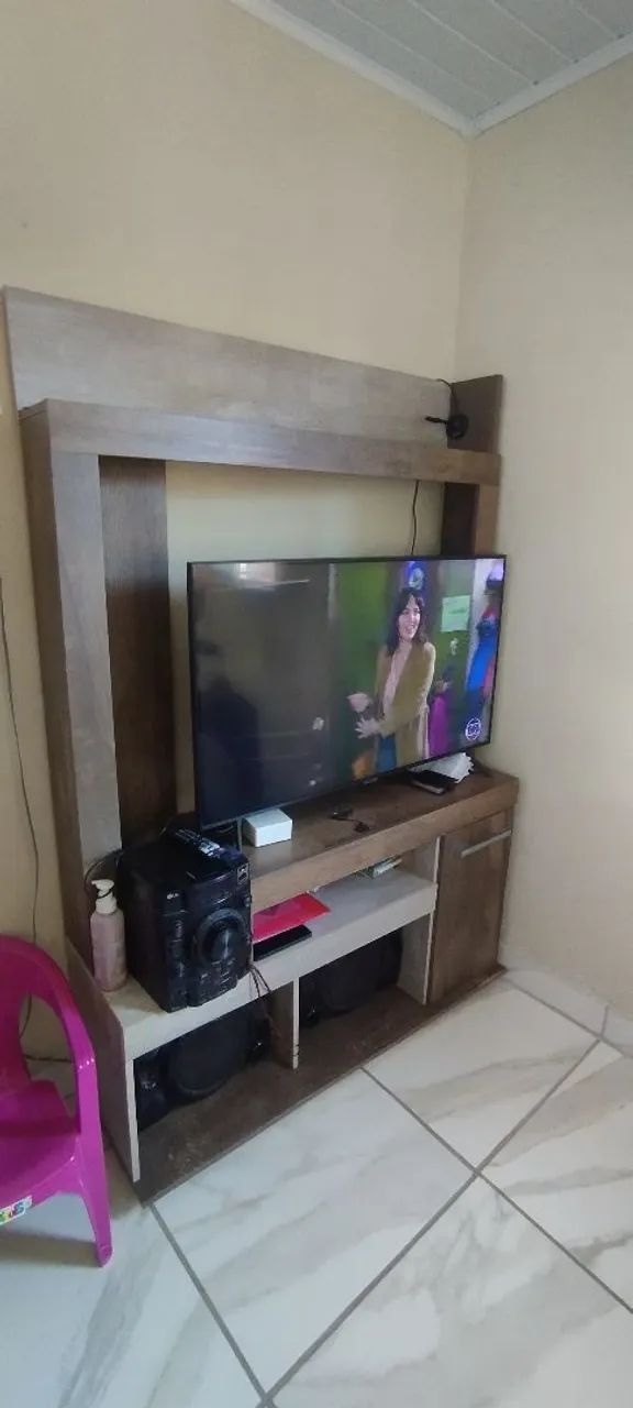 Vendo rack e som bom estado aceito cartão.